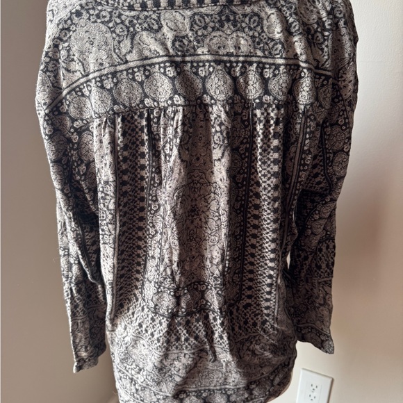 Lucky Brand Black, Tan and Gray Patterned cotton Women's Top - Picture 3 of 5